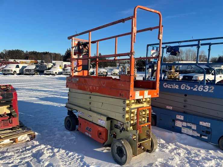 #1005-•-jlg-2632-scissor-lift-image-4