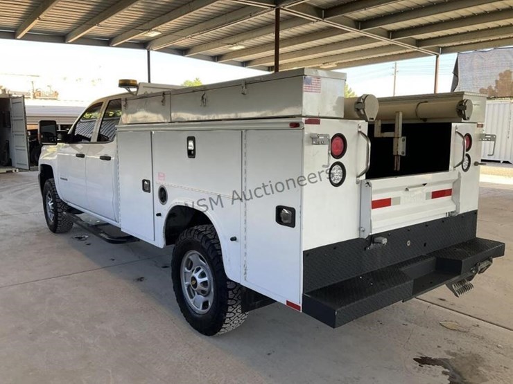 2015-chevrolet-silverado-2500-image-5