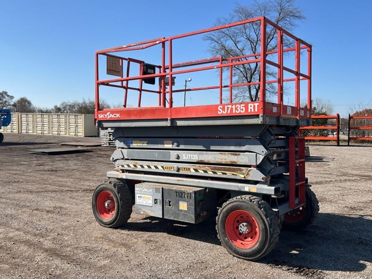 skyjack-sj7135rt-image-3