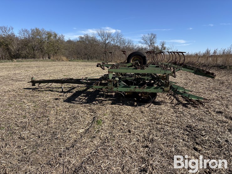 john-deere-1010-image-8