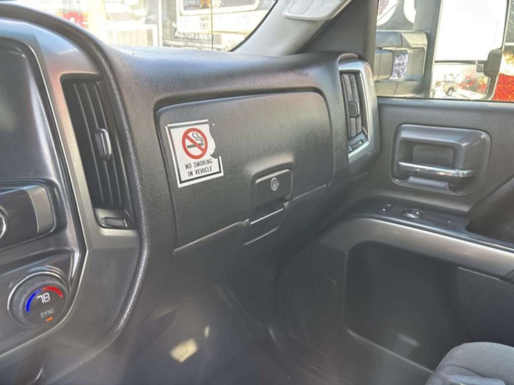 2015-chevrolet-2500-image-22