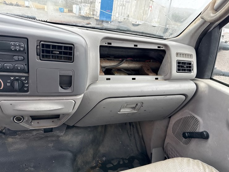 ford-f550-xl-image-25