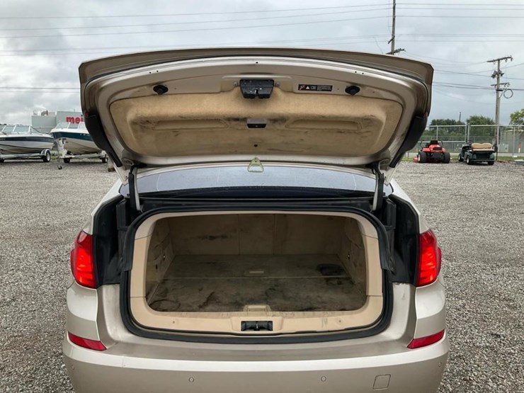 #2053-•-2010-bmw-550gt-car*-image-68