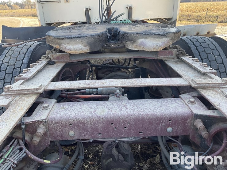 2005-peterbilt-379-image-9