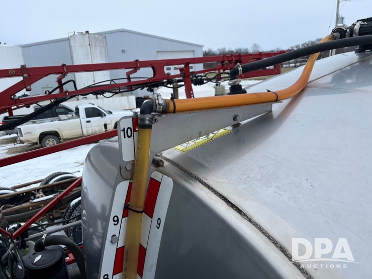 case-ih-patriot-3340-image-49