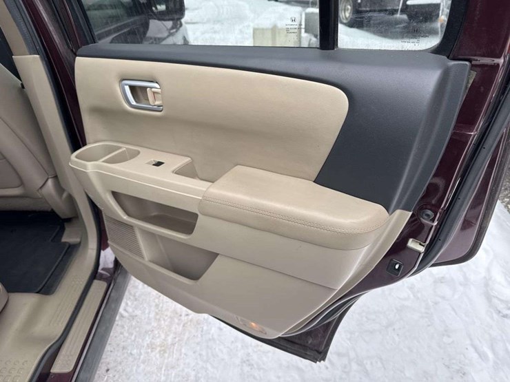 2011-honda-pilot-image-19