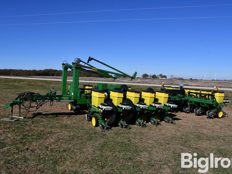 john-deere-7200-image-1