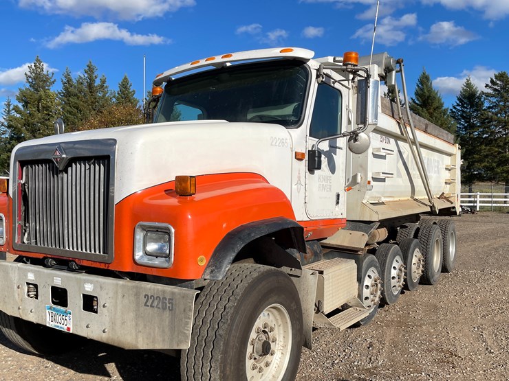 #1105-•-2005-international-5500i-6x4-dump-truck-(has-mn-title)-image-1