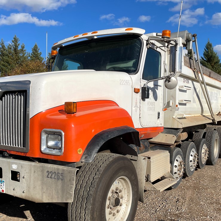 #1105 • 2005 International 5500i 6X4 Dump Truck (Has MN Title)