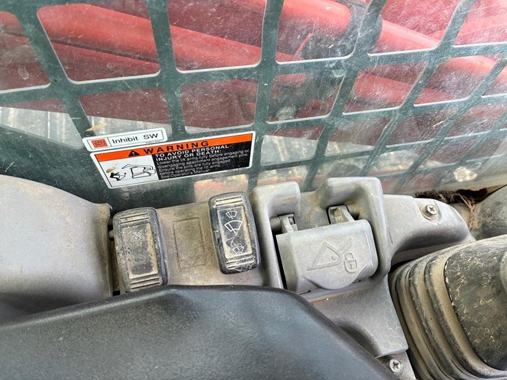 2021-kubota-svl97-2-image-22