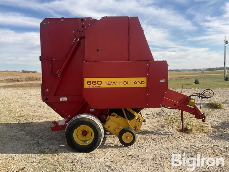 new-holland-660-image-4