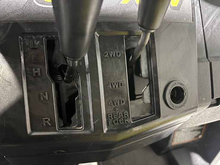 #1556-•-2012-john-deere-gator-550-image-3