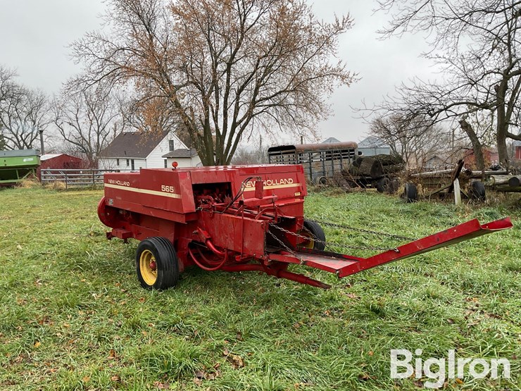 new-holland-565-image-7