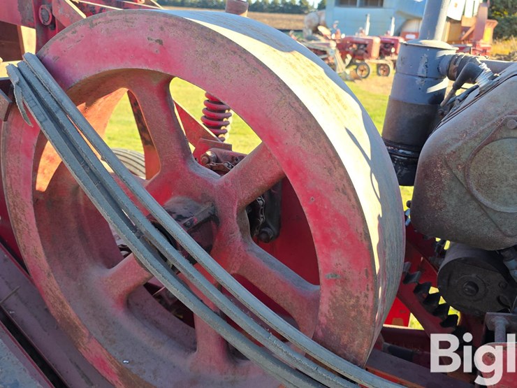 new-holland-77-image-16