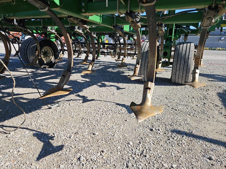 john-deere-2210-image-5