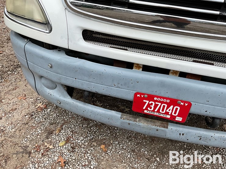 freightliner-columbia-120-image-17