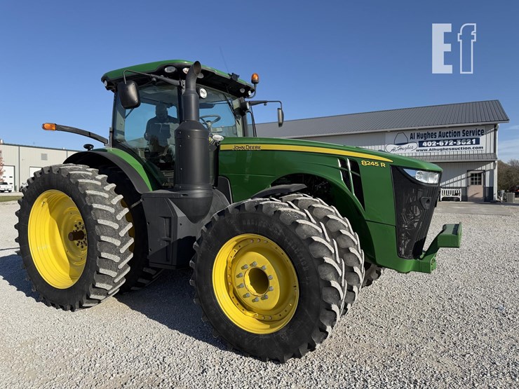 john-deere-8245r-image-2