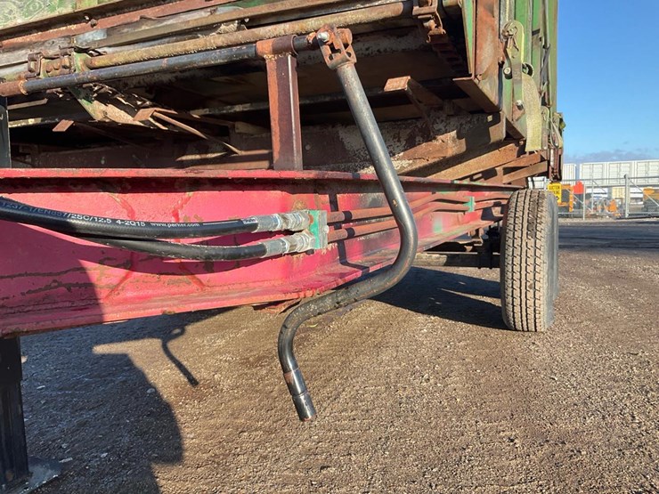 #2300-•-sawdust-trailer-image-10