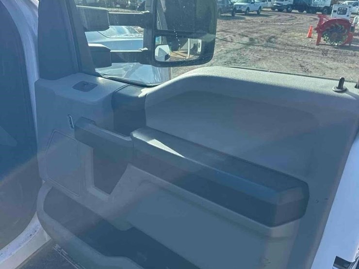 ford-f350-xl-image-33