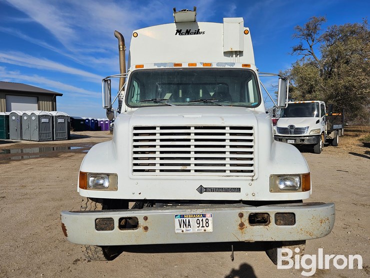 international-4900-image-2