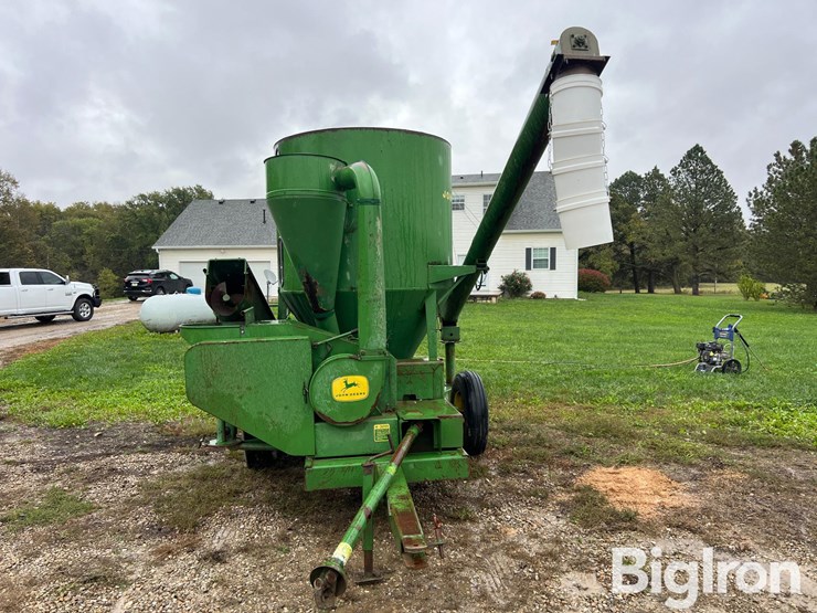 john-deere-400-image-2