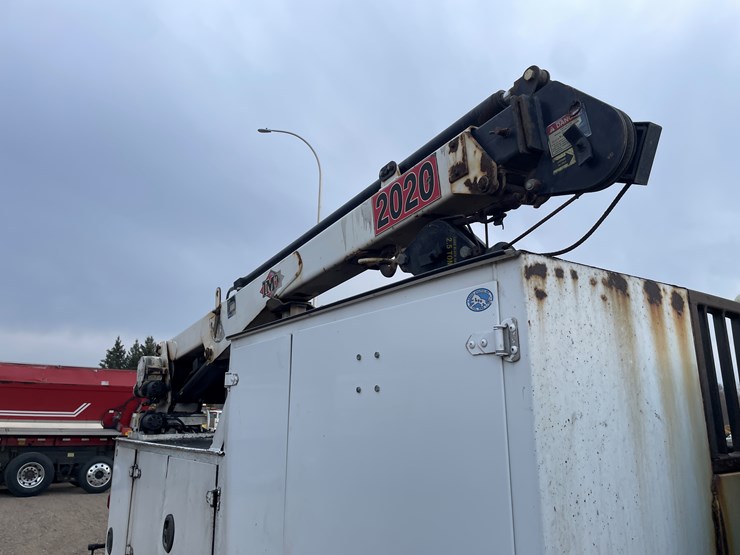 2014-ford-f550-image-21