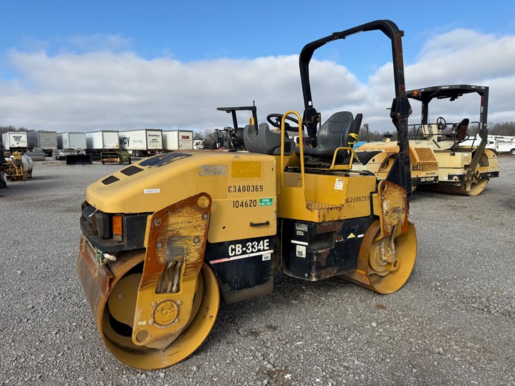 caterpillar-cb-334e-image-1