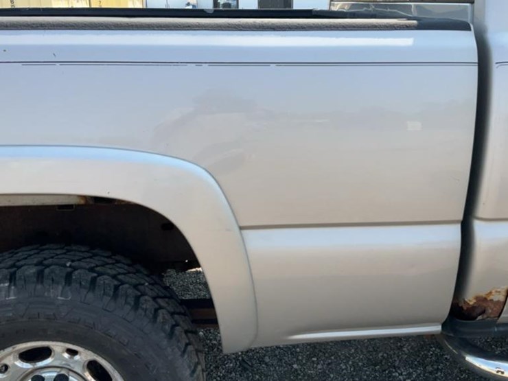 2005-chevrolet-silverado-2500hd-image-39