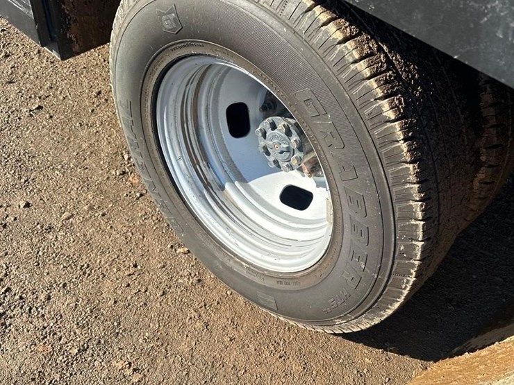 ford-f350-xl-image-11