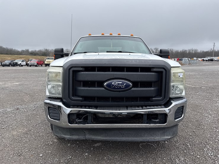 2012-ford-f250-xl-image-5