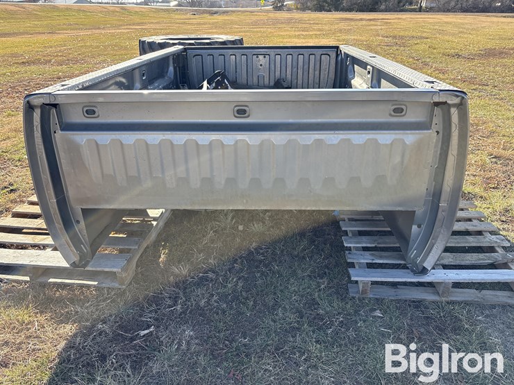 chevrolet-8'-pickup-box-image-2