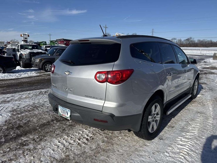 2009-chevrolet-traverse-image-4