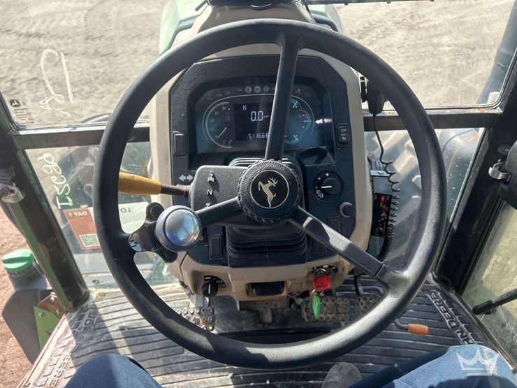 john-deere-6135e-image-14