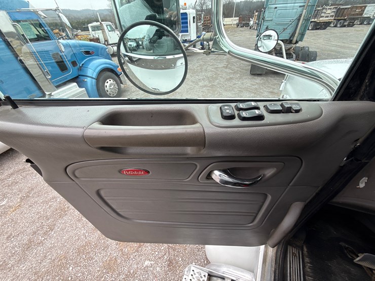 2008-peterbilt-386-image-20