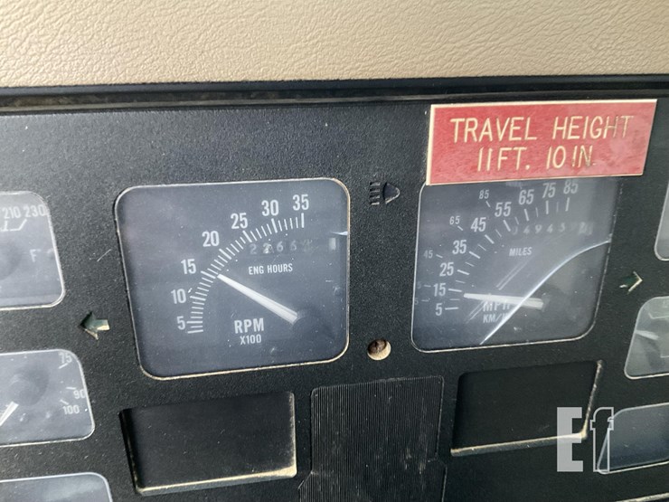 international-4900-image-7