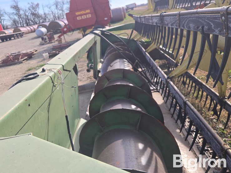 john-deere-216-image-17