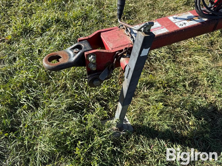 case-ih-330-image-10