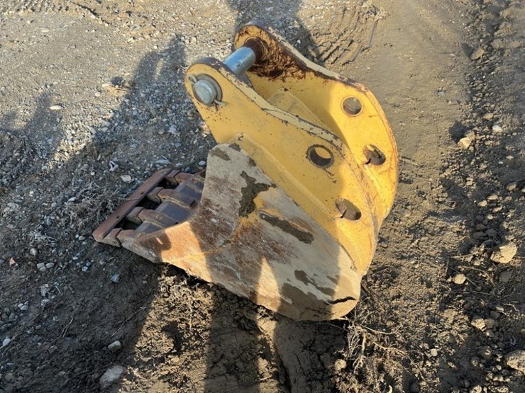 15"-woods-dig-bucket-w/cutting-edge-image-3