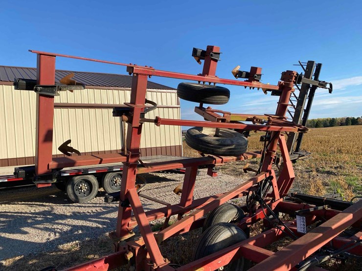 case-ih-4300-image-35