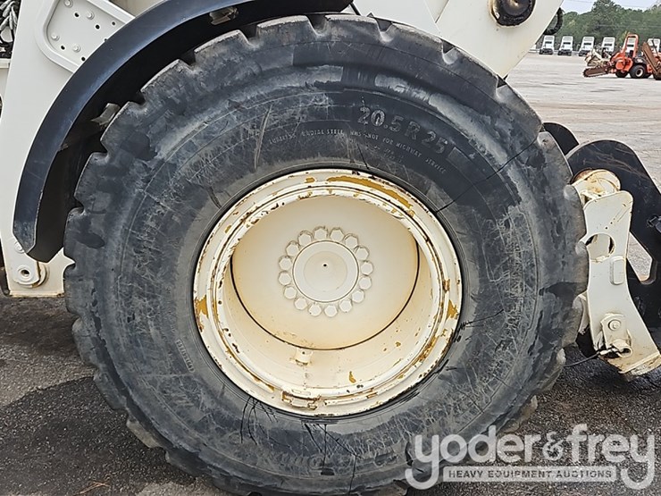 2014-caterpillar-930k-image-11