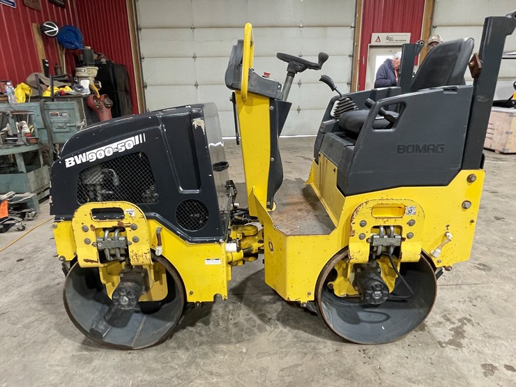2014-bomag-bw900-50-image-8
