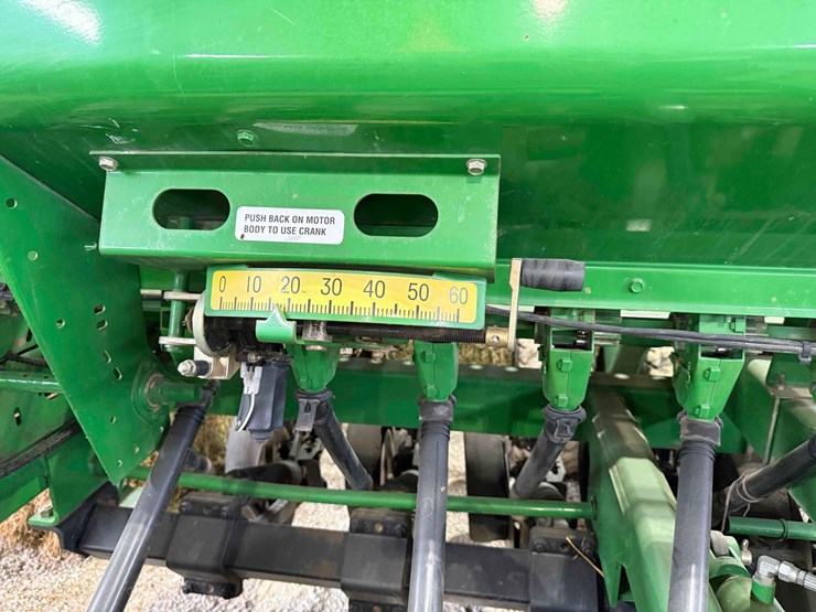 john-deere-1590-image-18