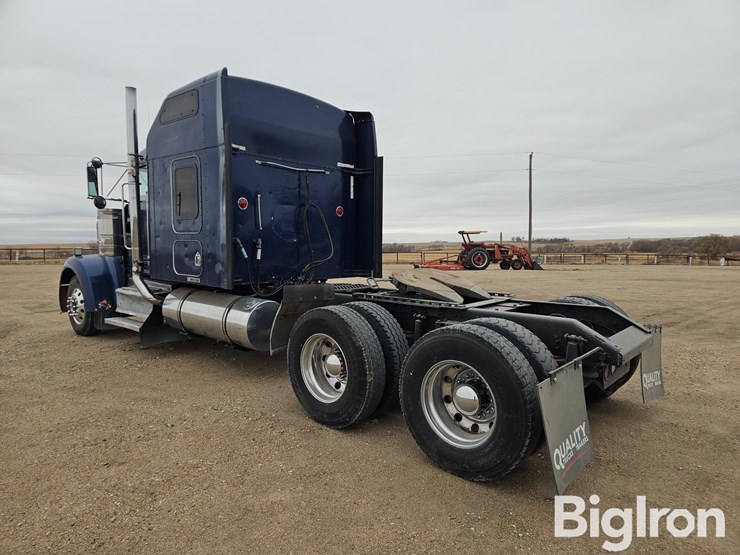 2005-kenworth-w900b-image-7