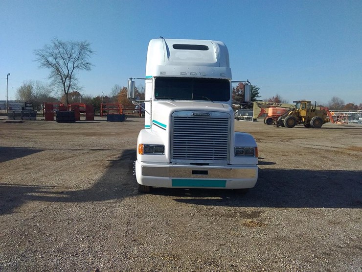 1996-freightliner-fld120-image-8