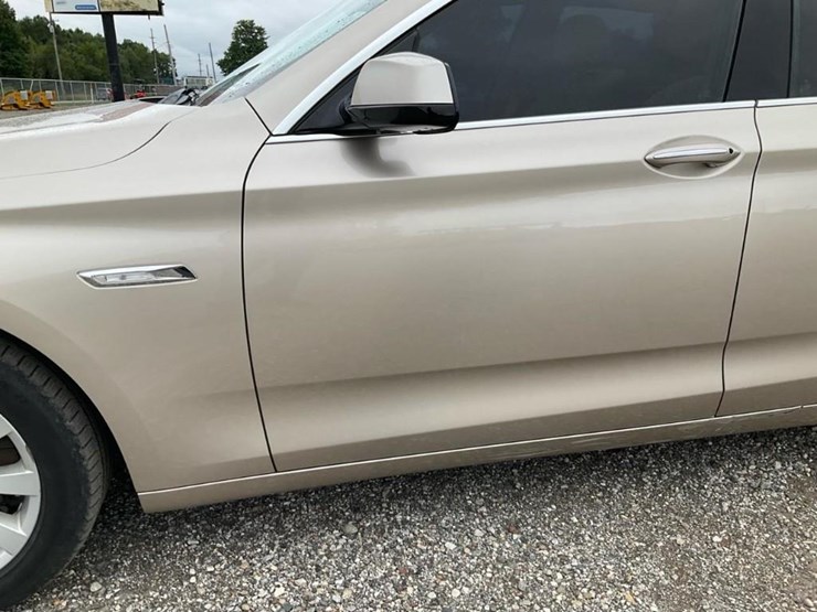 #2053-•-2010-bmw-550gt-car*-image-16