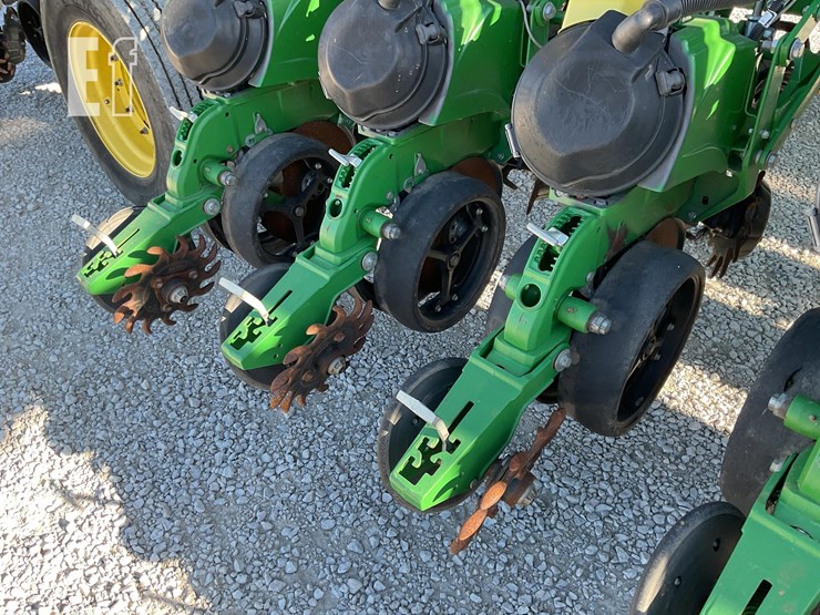 john-deere-db60-image-31