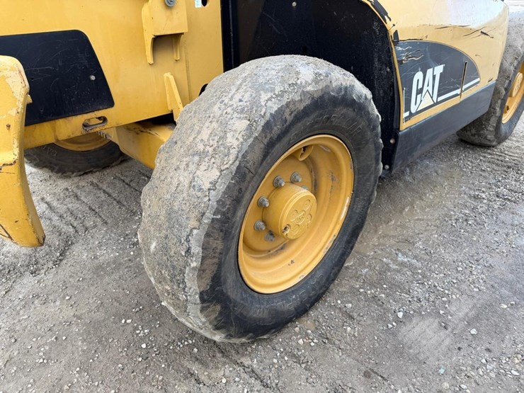 caterpillar-th350b-image-13