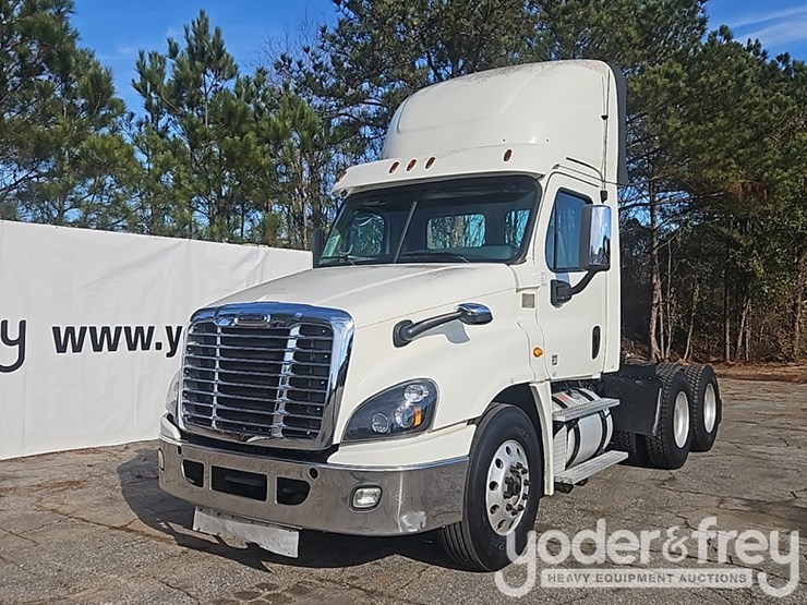 2018-freightliner-cascadia-image-1
