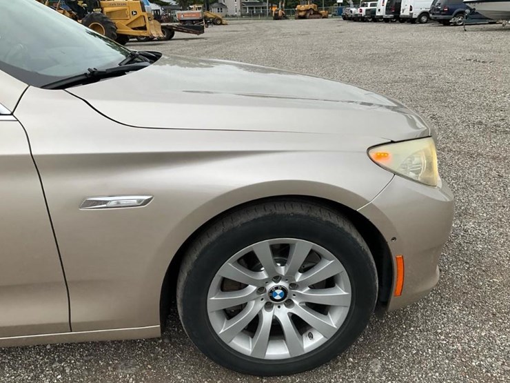 #2053-•-2010-bmw-550gt-car*-image-46