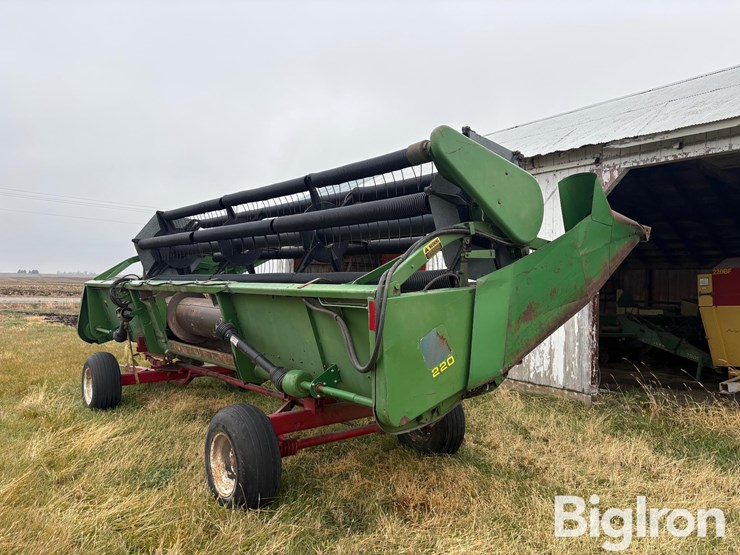 john-deere-220-image-5